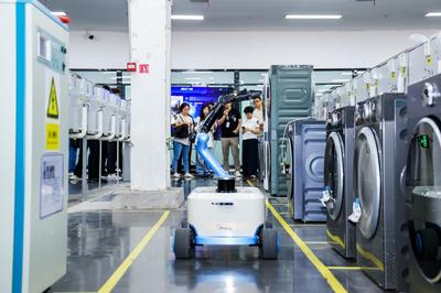 智能制造新紀元 美的智能體工廠獲世界紀錄認證，引領機器人研發范式躍遷