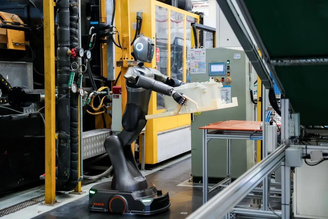 首個(gè)智能體工廠獲世界紀(jì)錄認(rèn)證，美的引領(lǐng)智能制造范式躍遷